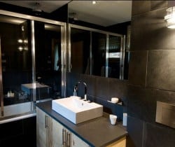 Chalet Valerie: Bathroom