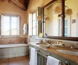 Villa Cornia: Bathroom