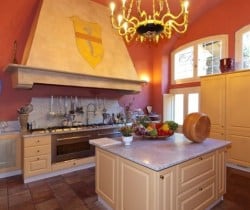 Villa Carice: Kitchen
