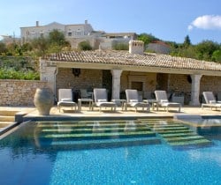 Villa-Cassia-Swimming-pool