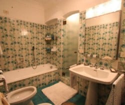Villa Regina -Bathroom