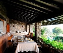 Villa Artemide: Veranda with al fresco breakfast