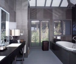 Villa Flora: Bathroom