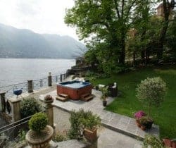 Villa Laura: Outdoor Jacuzzi