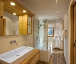 Chalet-Apartment Leka: Bathroom
