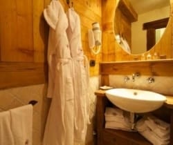 Bedroom Vite: Bathroom