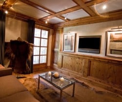 Chalet Angora: Cinema room