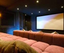Chalet Emerald: Cinema room