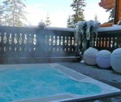 Chalet Fantasy: Outdoor Jacuzzi