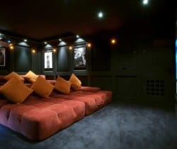 Chalet Smara: Cinema room