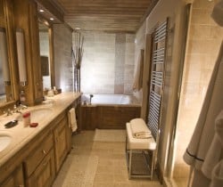 Chalet Topaz: Bathroom