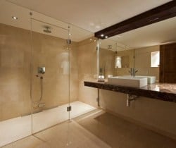 Chalet Eagle: Shower room
