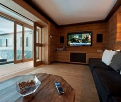 Chalet Eagle: Cinema room