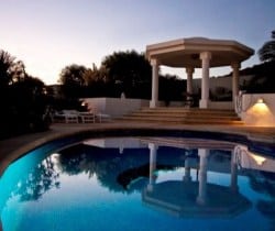 Villa Almuzara: Swimming pool