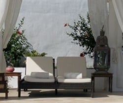 Villa Almuzara: Outdoor chill out area