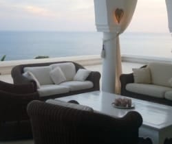 Villa Almuzara: Outdoor chill out area
