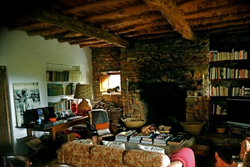 Villa Asera: Fireplace