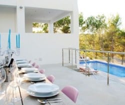Villa Bliss: Al fresco dining area