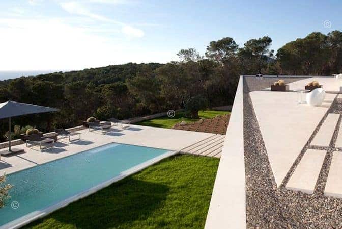 Villa Bulbul: terraces and swimming pool