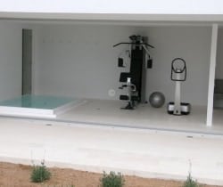 Villa Bulbul: Fitness area and Jacuzzi