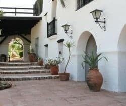 Villa Caballeros: Outside view