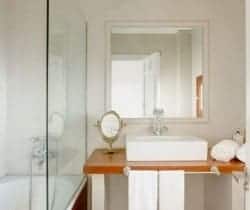 Villa Castillo: Bathroom