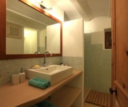 Villa Karma: Bathroom