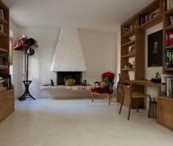 Villa Magat: Library