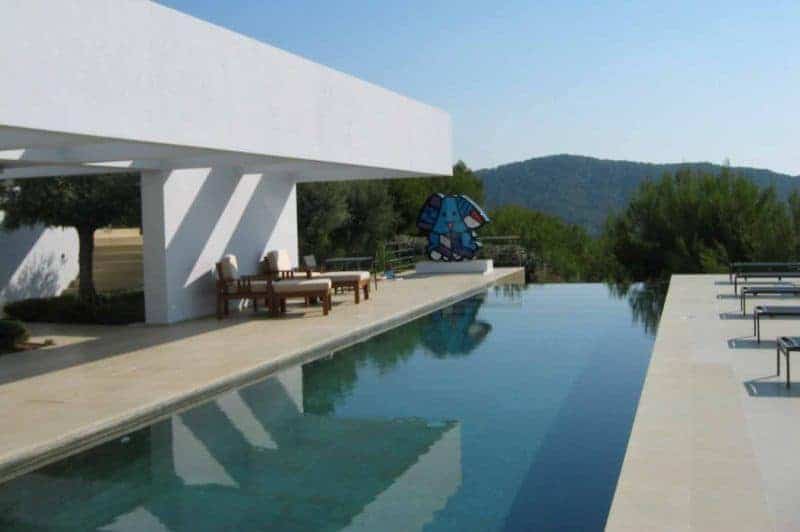 Villa Maraya: Swimming pool
