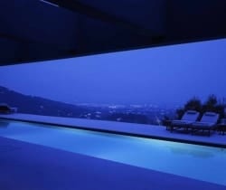 Villa Maraya: Night view