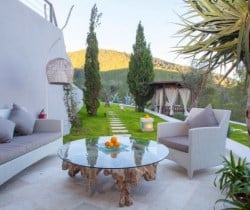 Villa Mukini: Outdoor chill out area