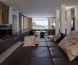 Villa Nita: Living and Dining area