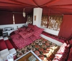 Villa Queralt: Outdoor chill out area