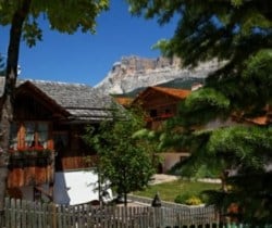 Chalet Apartment Giaggiolo: Outside view