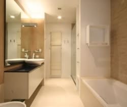 Apartment Forte: Master bathroom