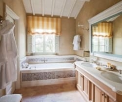 Villa Brunello: Bathroom