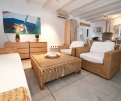 Villa Kantouni: Living area