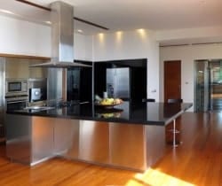 VIlla Minh: Kitchen