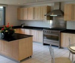 Villa Samakee: Kitchen