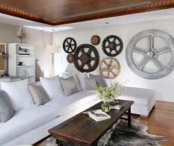 Villa Surin: TV room