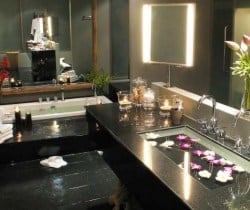 Villa Chan Grajang: Bathroom