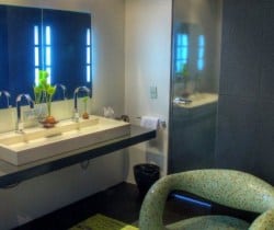 Villa Yin: Bathroom