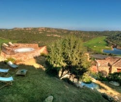 Villa Orange: Outdoor Jacuzzi