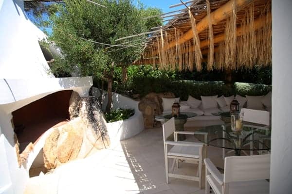 Villa Sunseek: Al fresco dining area