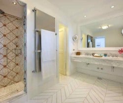 Villa Caruso: Bathroom