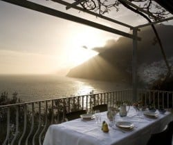 Villa Seirenes: Al fresco dining area