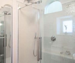Villa Peacock: Bathroom