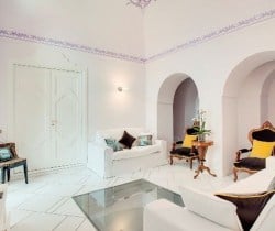 Villa Peacock: Living room