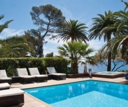 Villa Mistral: Swimming pool