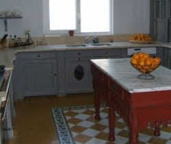 Villa Mistral: Kitchen